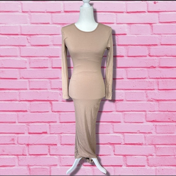 Windsor Looking For The One Basic Long Sleeve Natural Maxi Dress NWT Size Small - Picture 3 of 11